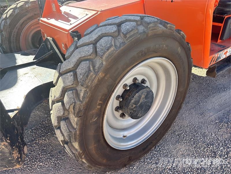 SkyTrak 10054 Telescopic handlers