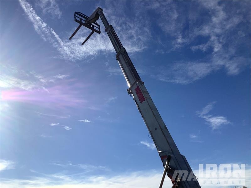 SkyTrak 10054 Telescopic handlers