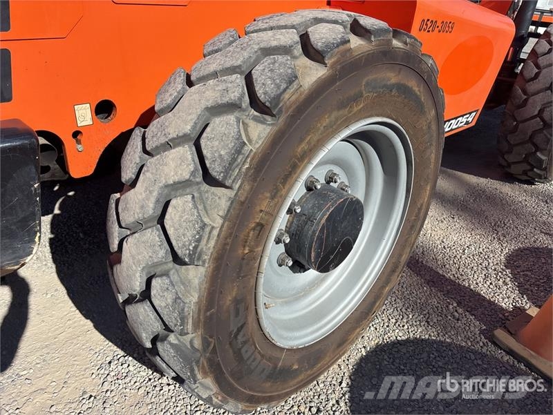SkyTrak 10054 Telescopic handlers