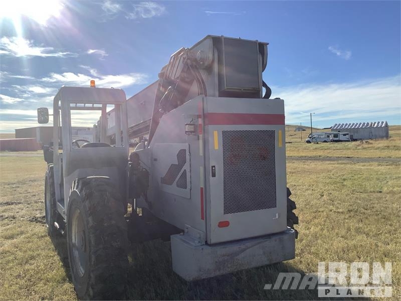 SkyTrak 10054 Telescopic handlers