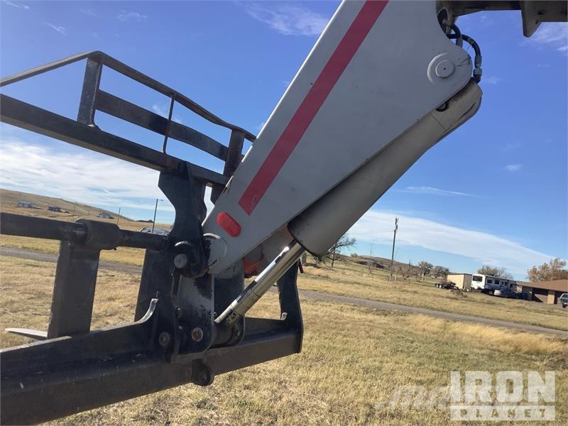 SkyTrak 10054 Telescopic handlers