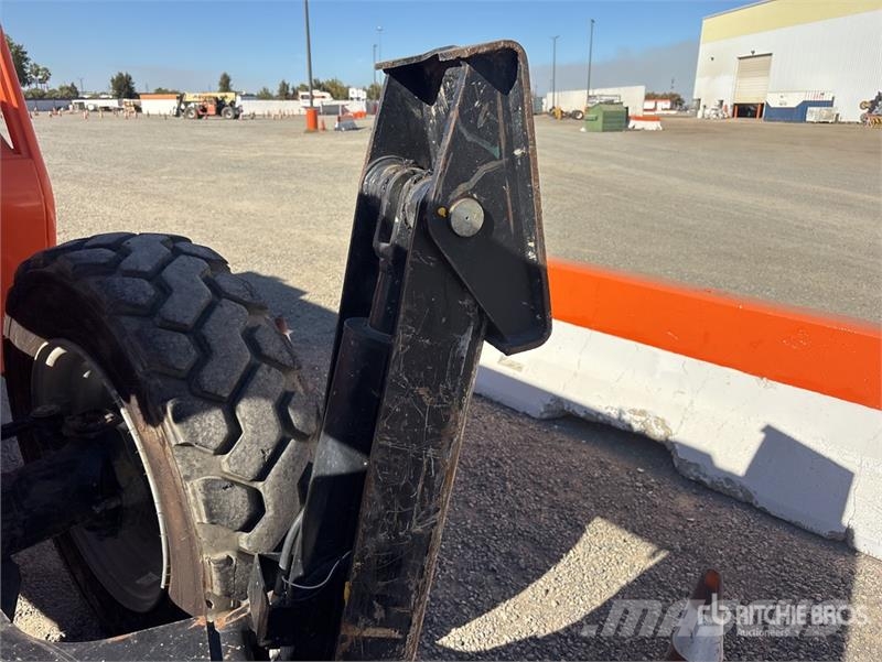 SkyTrak 10054 Telescopic handlers