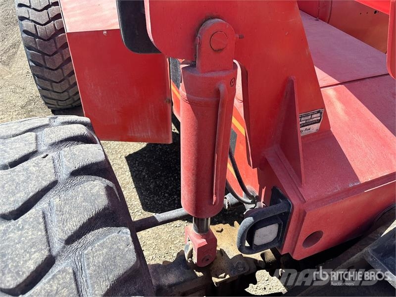 SkyTrak 10054 Telescopic handlers