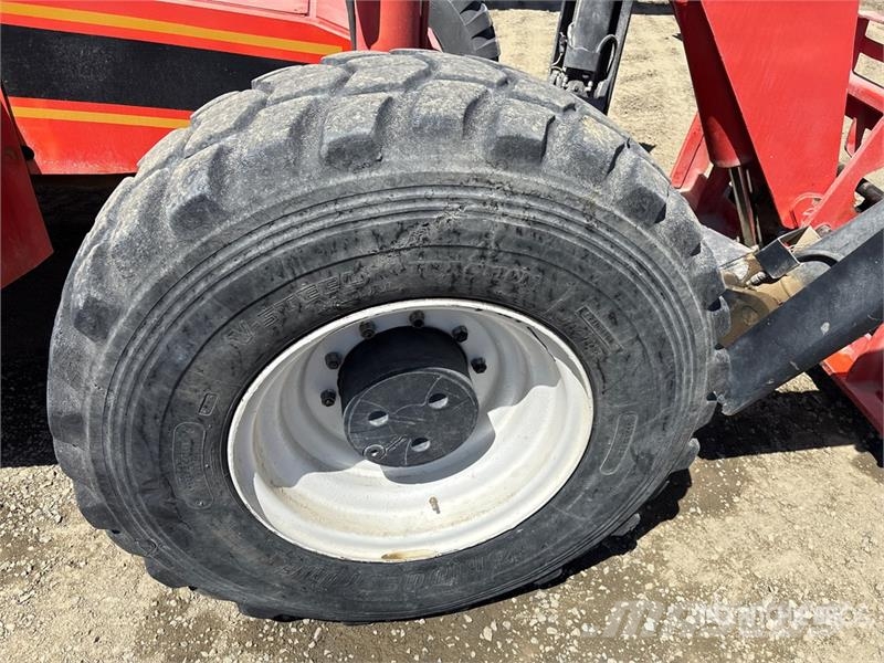 SkyTrak 10054 Telescopic handlers
