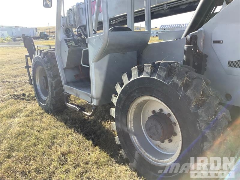 SkyTrak 10054 Telescopic handlers