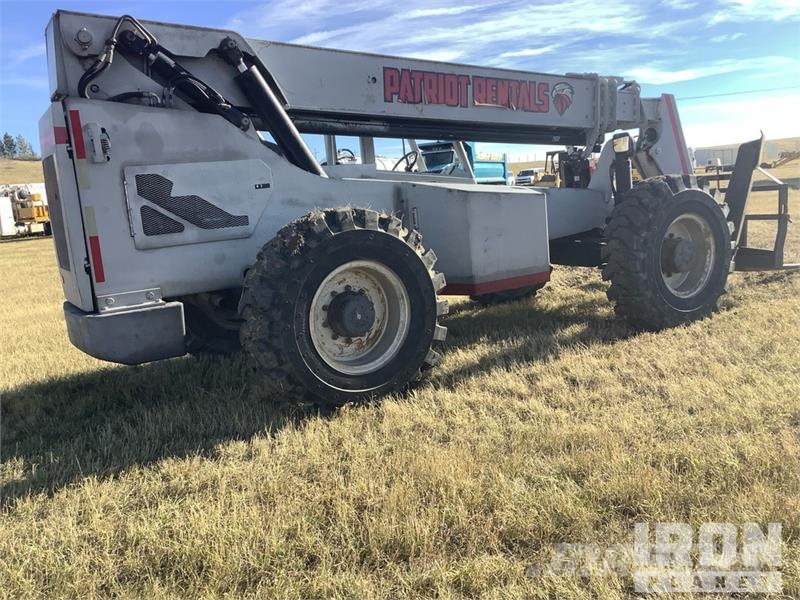 SkyTrak 10054 Telescopic handlers