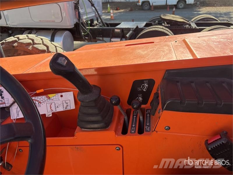 SkyTrak 10054 Telescopic handlers