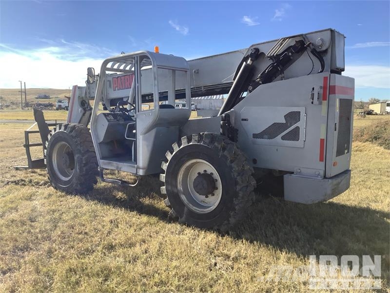 SkyTrak 10054 Telescopic handlers