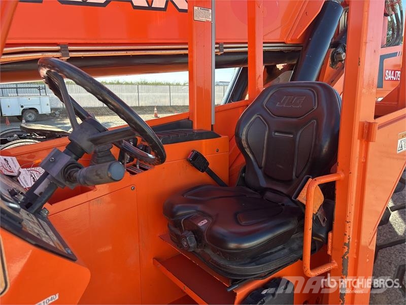 SkyTrak 10054 Telescopic handlers