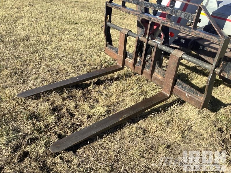 SkyTrak 10054 Telescopic handlers
