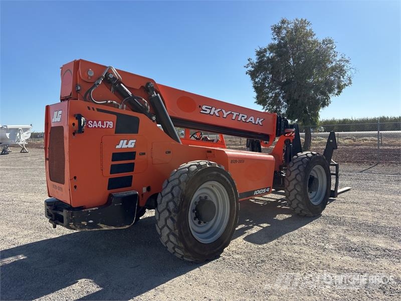 SkyTrak 10054 Telescopic handlers