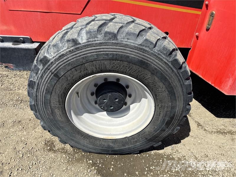 SkyTrak 10054 Telescopic handlers