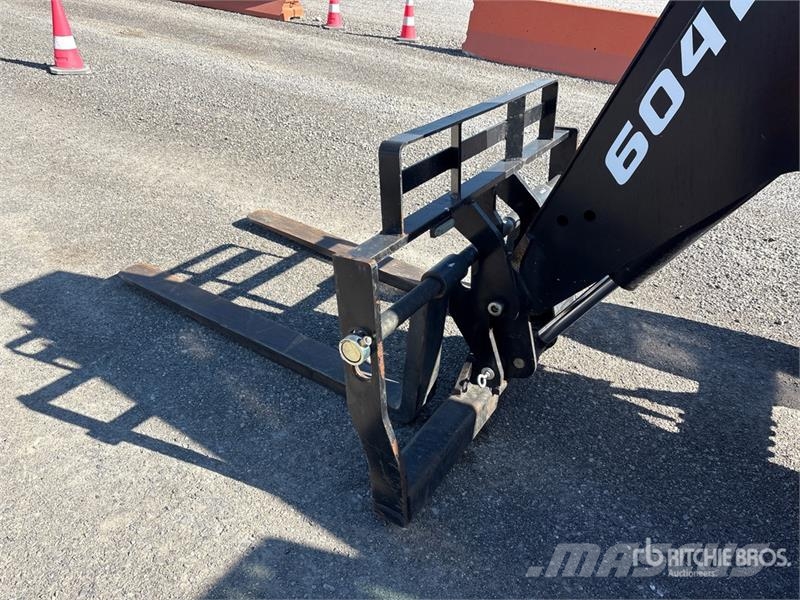 SkyTrak 6042 Teleszkópos rakodók