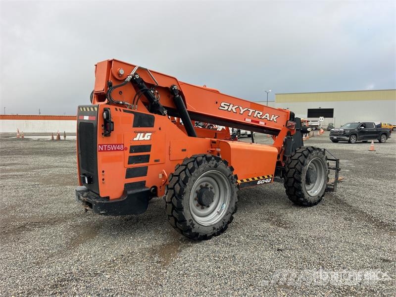 SkyTrak 6042 Telescopic handlers