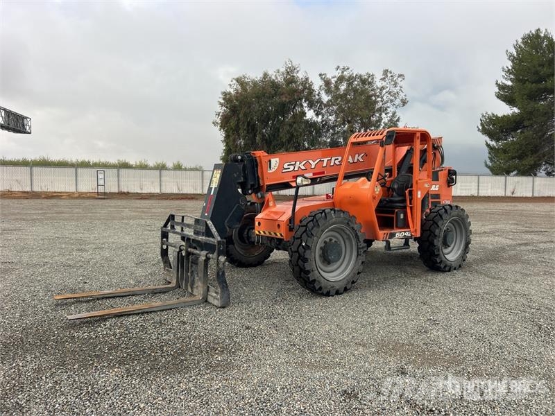 SkyTrak 6042 Telescopic handlers