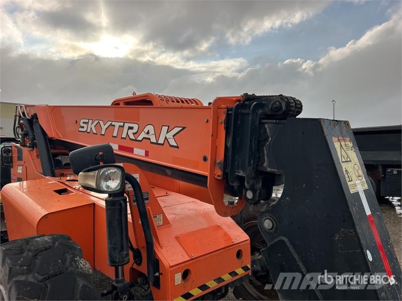 SkyTrak 6042 Telescopic handlers