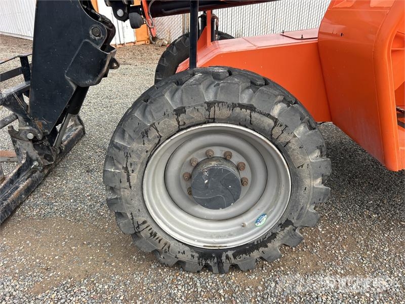 SkyTrak 6042 Telescopic handlers