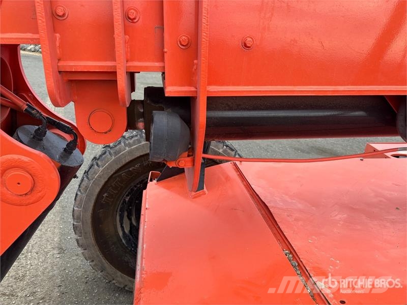 SkyTrak 8042 Telescopic handlers