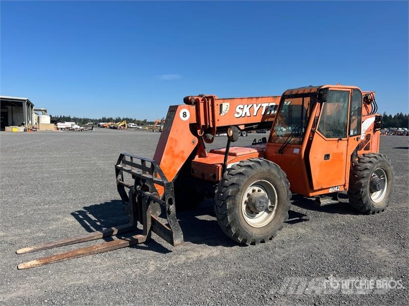 SkyTrak 8042 Teleskopski viličarji