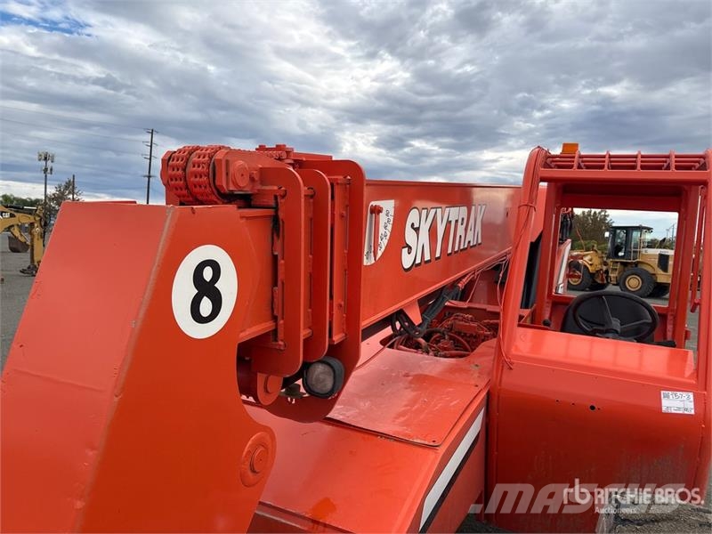 SkyTrak 8042 Telescopic handlers