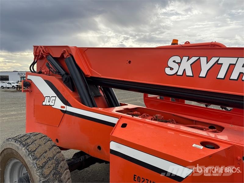 SkyTrak 8042 Telescopic handlers