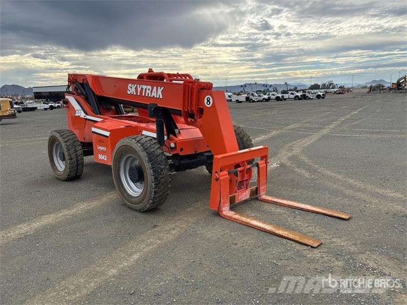 SkyTrak 8042 Telescopic handlers