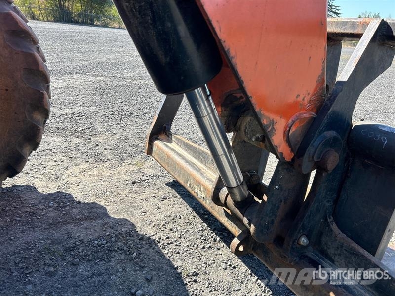 SkyTrak 8042 Teleskopski viličarji