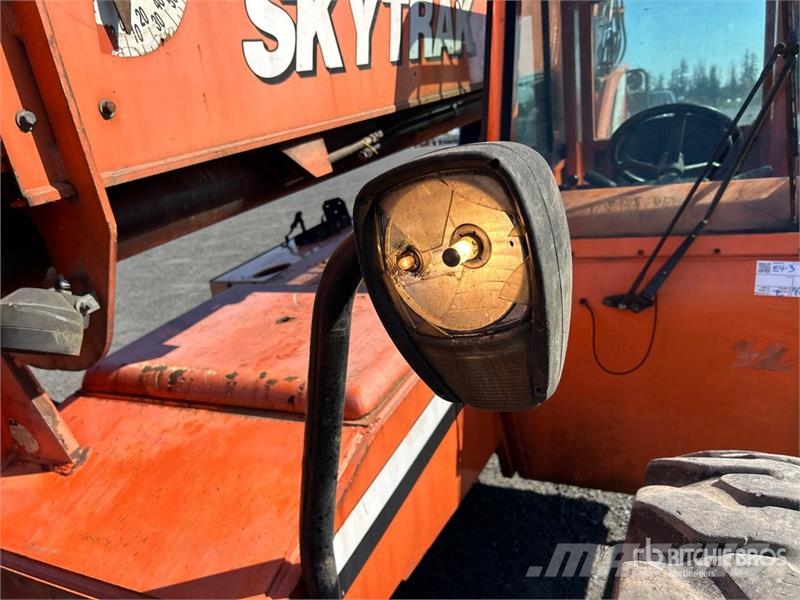 SkyTrak 8042 Teleskopski viličarji
