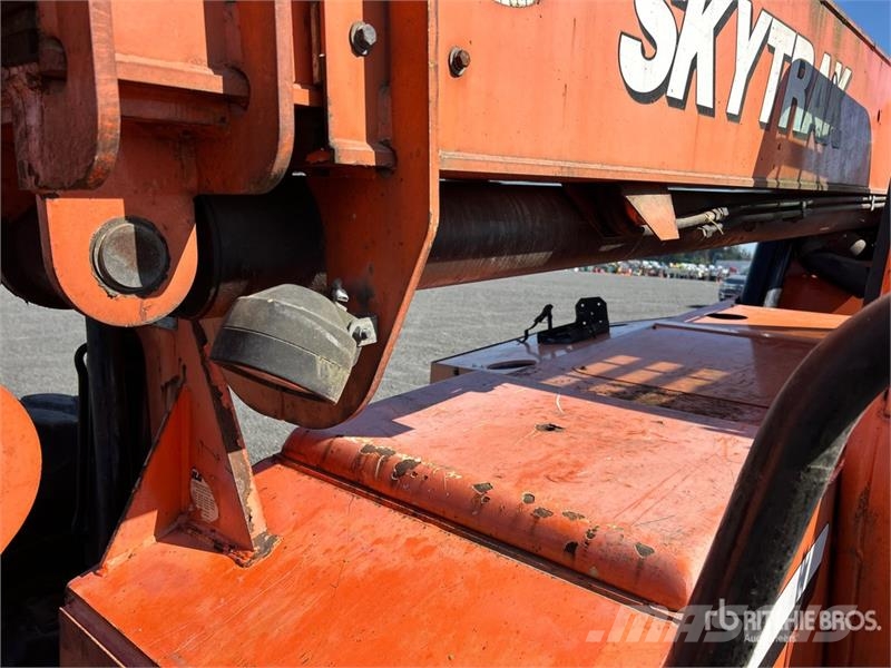 SkyTrak 8042 Teleskopski viličarji