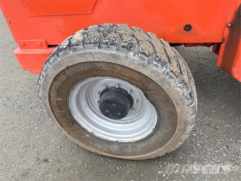 SkyTrak 8042 Telescopic handlers