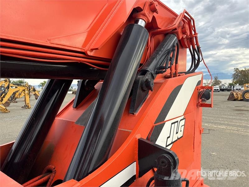 SkyTrak 8042 Telescopic handlers
