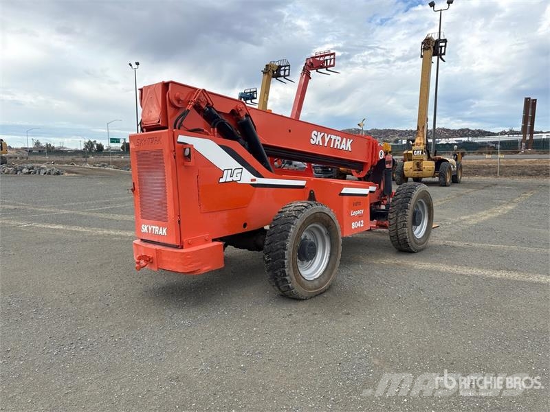 SkyTrak 8042 Telescopic handlers