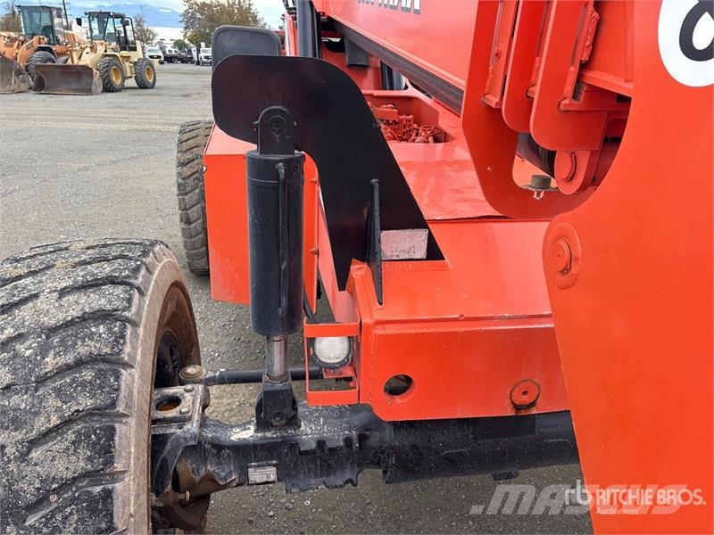 SkyTrak 8042 Telescopic handlers