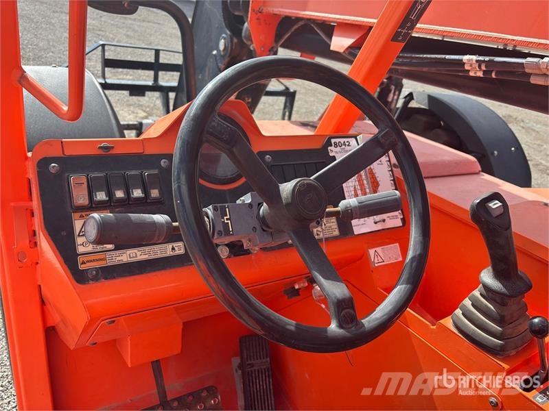 SkyTrak TL8042 Telehandler Telescopic handlers