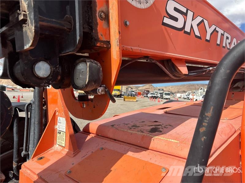 SkyTrak TL8042 Telehandler Telescopic handlers