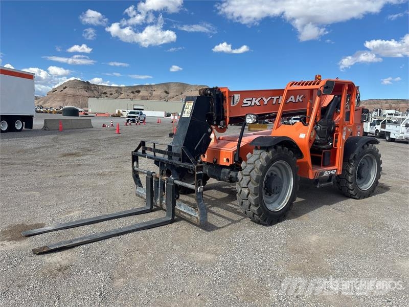 SkyTrak TL8042 Telehandler Telescopic handlers