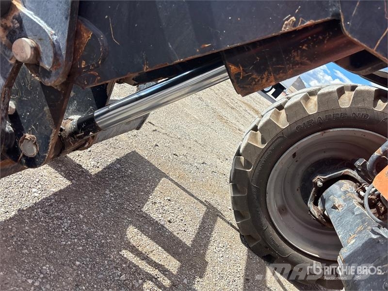 SkyTrak TL8042 Telehandler Telescopic handlers