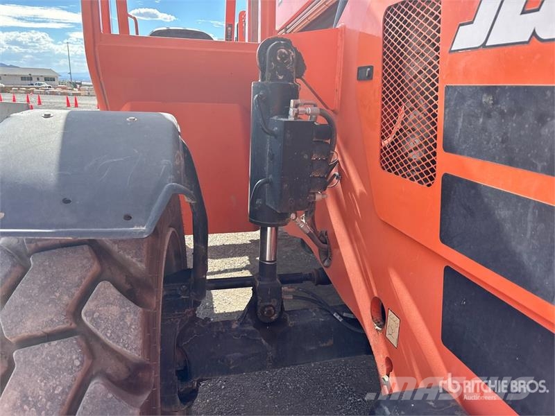 SkyTrak TL8042 Telehandler Telescopic handlers