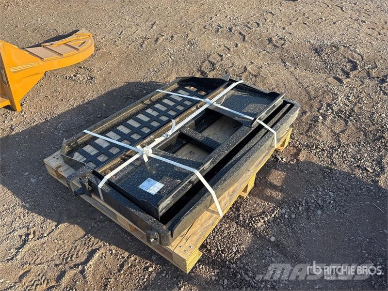 Skyway WSSBF-1150 45 in Skid Steer Forks (Unused) Garfos