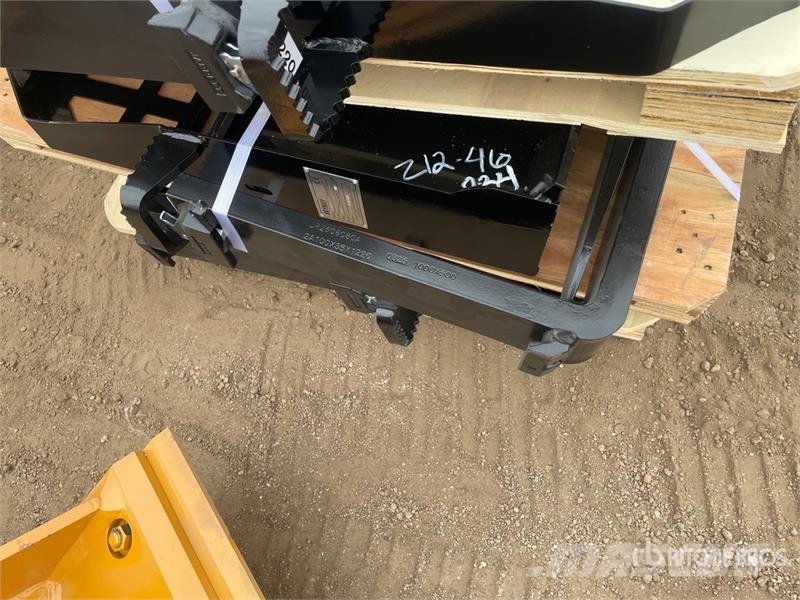 Skyway WSSBF-1150 45 in Skid Steer Forks (Unused) Garfos