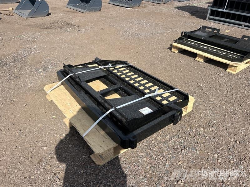 Skyway WSSBF-1150 45 in Skid Steer Forks (Unused) 叉子