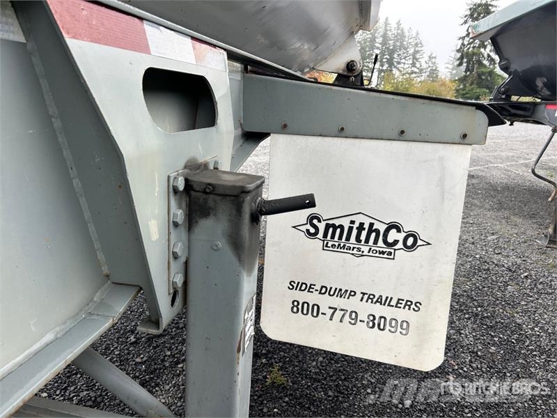 SmithCo 36 ft Quad/A Side Dump Trailer Kiper prikolice