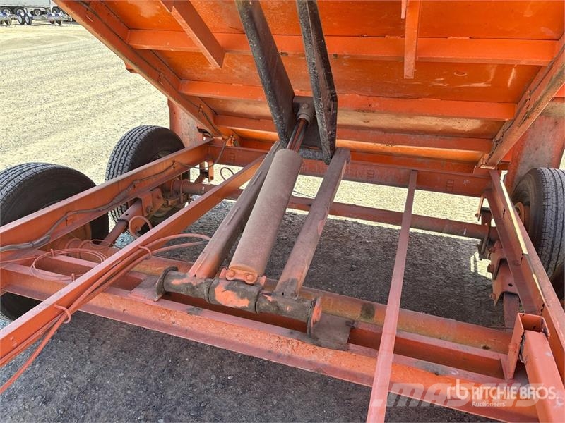 Snake River 10 ft T/A Dump Utility Trailer Bañera