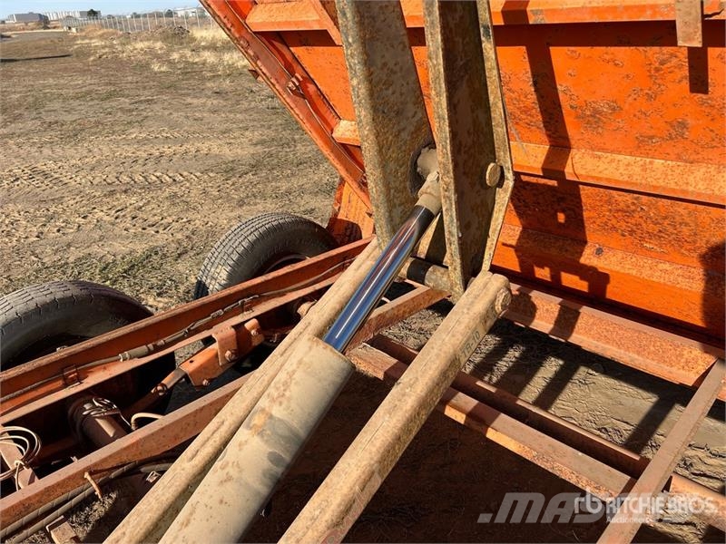 Snake River 10 ft T/A Dump Utility Trailer Pašizgāzējs