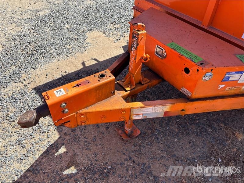 Snake River 9 ft 10 in T/A Dump Utility Trailer 傾卸式拖車