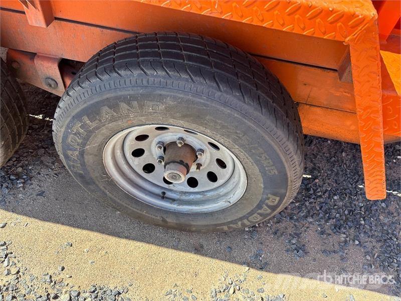 Snake River 9 ft 10 in T/A Dump Utility Trailer 傾卸式拖車