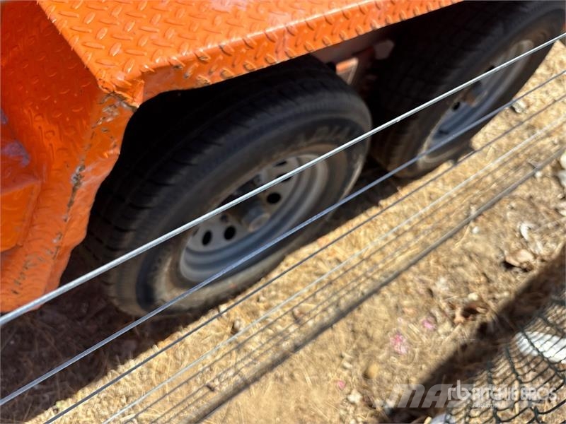 Snake River 9 ft 10 in T/A Dump Utility Trailer 傾卸式拖車
