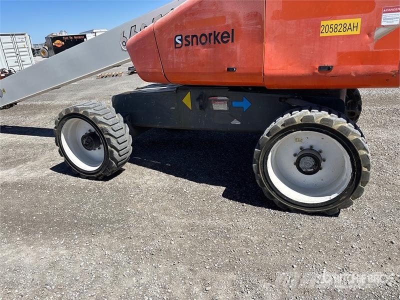 Snorkel 660SJ 4WD Diesel Telescopic Boom Lift Telescopic boom lifts