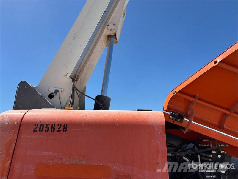 Snorkel 660SJ 4WD Diesel Telescopic Boom Lift Telescopic boom lifts