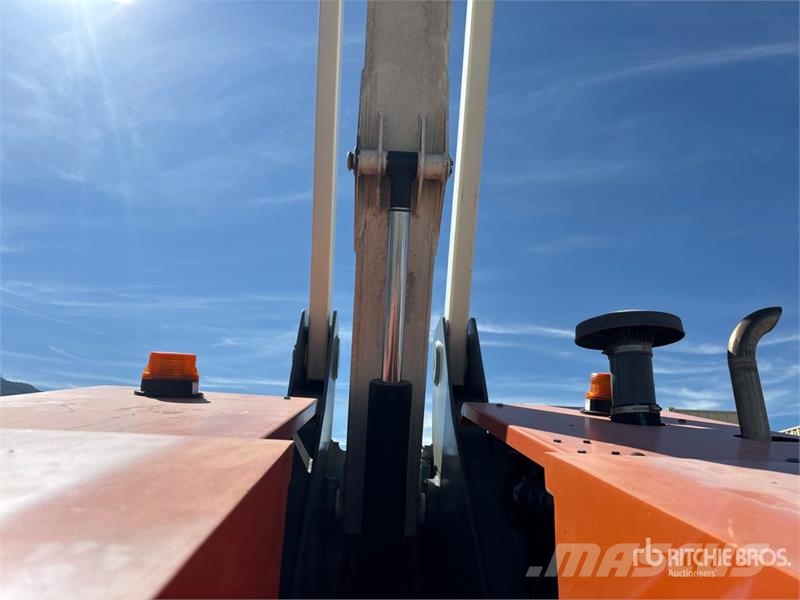 Snorkel AB60J Plataformas con brazo de elevación manual